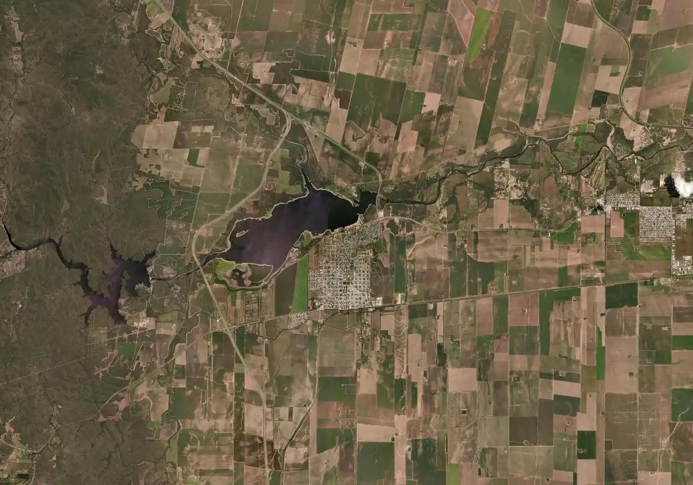 Mapa satelital de Almafuerte con el marcador del servicio