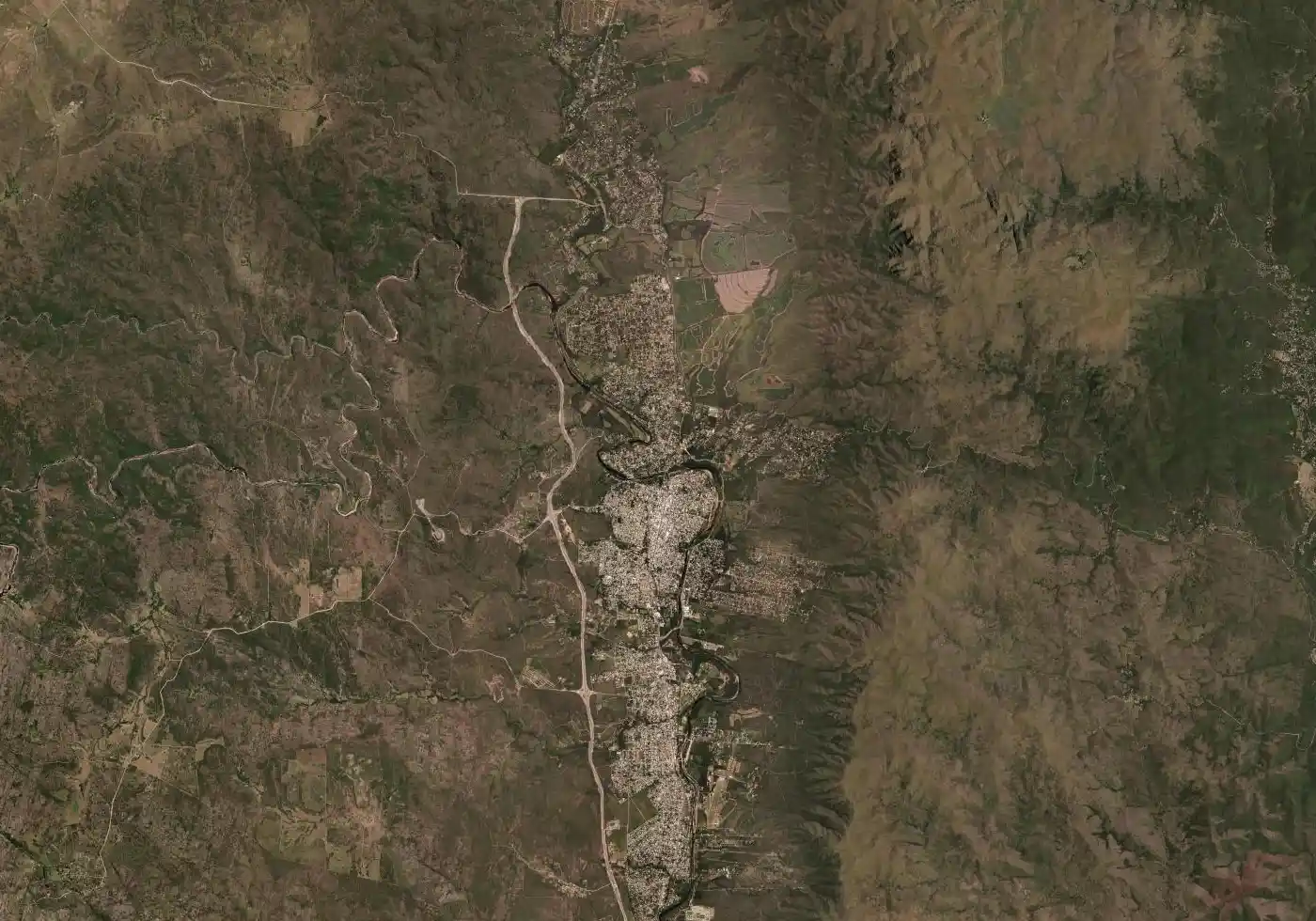 Mapa satelital de Cosquín con el marcador del servicio